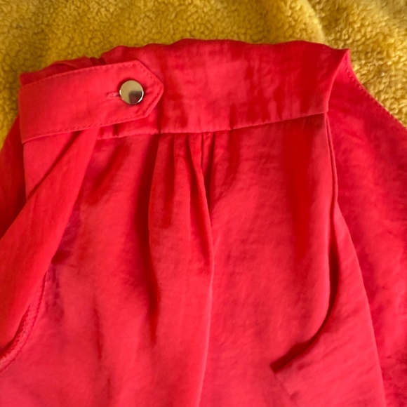 Red top - Picture 4 of 6